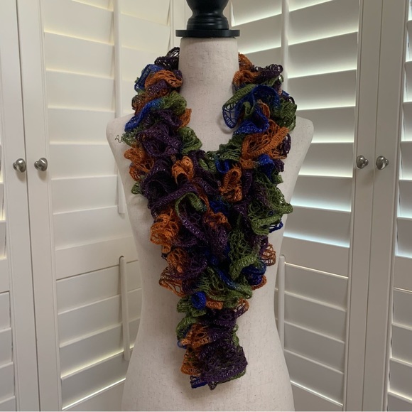 Artisan Handcrafted Ruffled Crochet / Knit Scarf - Picture 15 of 17